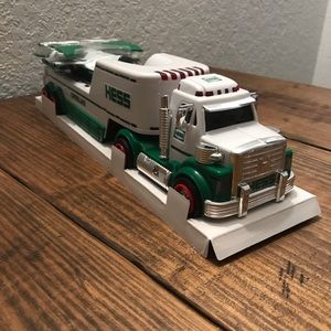 2010 HESS Truck NIB